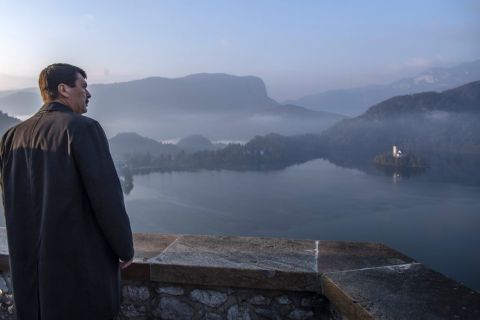 A szlovéniai látogatáson tartózkodó Áder János köztársasági elnök a bledi várban 2018. október 20-án.