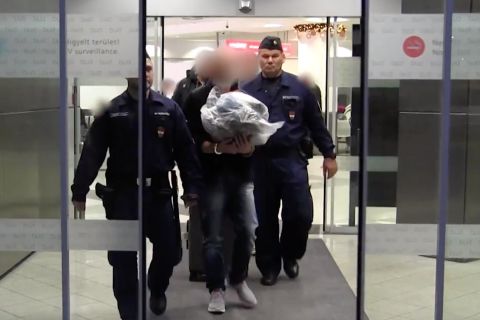 Hét éve megszökött betörőt adtak át a belga hatóságok Magyarországnak
