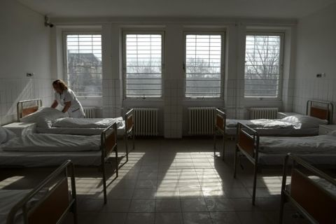 Bezárják a 69 millióból felújított pszichiátriát a Merényiben