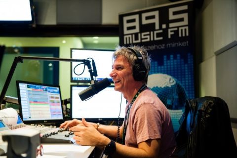 Bochkor Gábor a Music FM Önindító című műsorában.