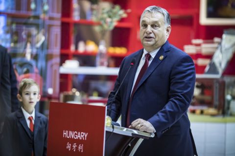 Orbán Viktor miniszterelnök beszédet mond a magyar pavilon megnyitásán a Kínai Nemzetközi Import Expón Sanghajban 2018. november 6-án.