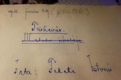 Fekete István: Tüskevár című regénye kéziratának első oldala, amely szerint a műnek eredetileg a Matula iskolája címet szánta.