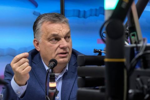 Orbán Viktor miniszterelnök interjút ad a Jó reggelt, Magyarország! címû műsorban a Kossuth rádió stúdiójában 2018. december 7-én.
