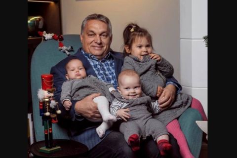 Orbán Viktor foteljét már sikerült teleszülni