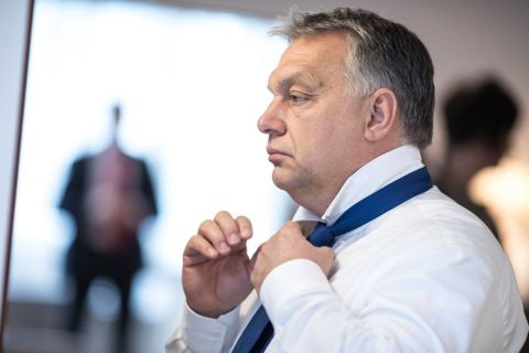 Orbán Viktor gratulált az MSZP elnökének kisbabájához