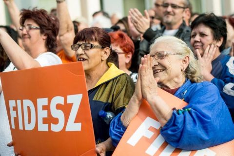 Rendületlenül imádja az ország a Fideszt, a kegyelmi ügy hatására sem erősödtek a baloldali pártok
