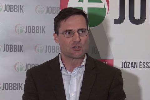 Jobbik: az elvándorolt százezrek helyébe munkásmigránsokat telepít be a kormány