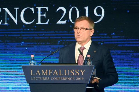 Matolcsy György, a Magyar Nemzeti Bank (MNB) elnöke beszédet mond a Lámfalussy-konferencián a Budapest Marriott Hotelben 2019. február 4-én.