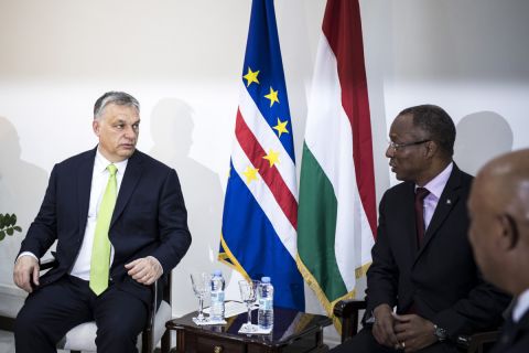 Orbán Viktor miniszterelnök (b) tárgyalása Ulisses Correia e Silvával, a Zöld-foki Köztársaság miniszterelnökével Praiában 2019. március 28-án.