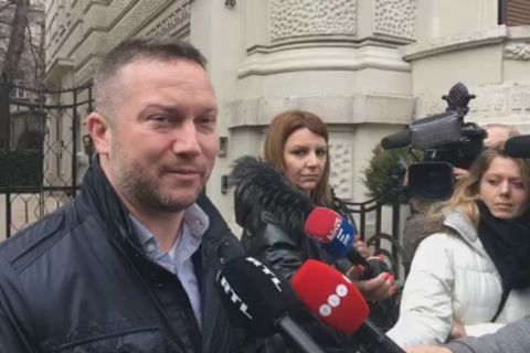 Nem engedték be Ujhelyi Istvánt a Fidesz sajtótájékoztatójára