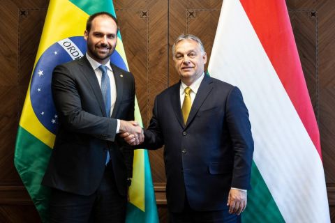 Orbán Viktor miniszterelnök és Eduardo Bolsonaro, a brazil képviselőház külügyi és védelmi bizottsága elnökének tárgyalása Budapesten a Karmelita kolostorban 2019. április 18-án.