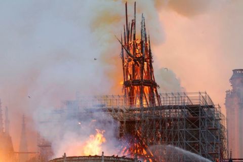 Szeged 10 ezer eurót ad a Notre-Dame újjáépítésére
