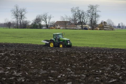 Az EU-s mezőgazdasági támogatások csökkenése miatt hisztizik az államtitkár