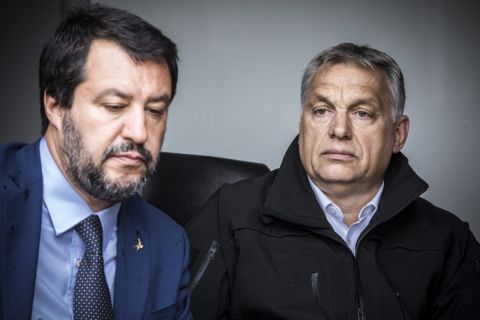 Orbán Viktor miniszterelnök (j) és Matteo Salvini olasz belügyminiszter, miniszterelnök-helyettes határszemlén Röszkénél 2019. május 2-án.