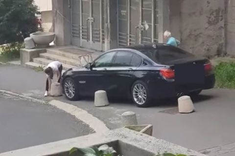 Csúnyán megszívattak egy szabálytalanul parkoló BMW-s sofőrt a Kútvölgyi kórháznál