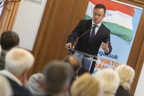 Szijjártó Péter külgazdasági és külügyminiszter a Fidesz országjárásának veresegyházi állomásán 2019. május 6-án.