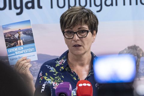 Kálmán Olga, a Demokratikus Koalíció által támogatott főpolgármester-jelöltje programismertető sajtótájékoztatót tart Egyenesen Budapestért címmel 2019. június 19-én.