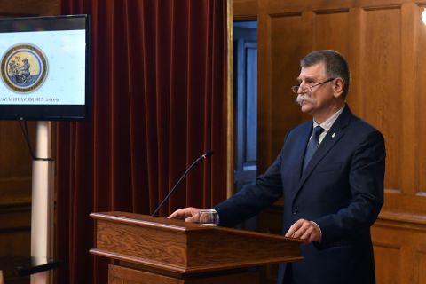 Kövér László, az Országgyűlés elnöke beszédet mond az Országház Bora pályázat eredményhirdetésén az Országház Vadásztermében 2019. június 14-én.