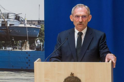 Pintér Sándor belügyminiszter beszédet mond a május 29-ei dunai hajóbaleset utasai, legénysége mentésében és a hajóroncs kiemelésében rendkívüli helytállást tanúsító szakembereknek, hatósági és civil személyeknek belügyminiszteri elismerések átadásán a Belügyminisztériumban 2019. június 20-án.