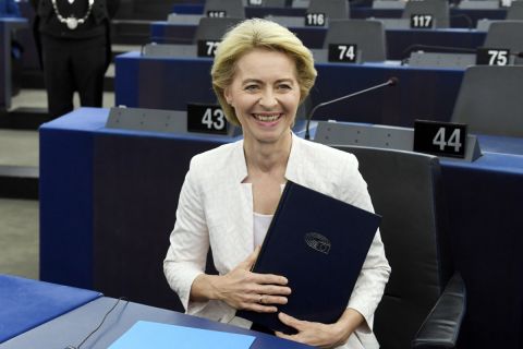 Az Európai Bizottság elnökének megválasztott Ursula von der Leyen német kereszténydemokrata politikus az Európai Parlament (EP) plenáris ülésén Strasbourgban 2019. július 16-án.