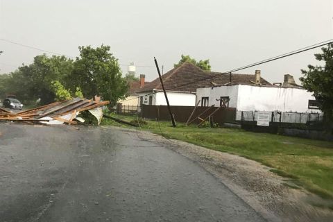 Vihar utáni pusztítás a Heves megyei Sarudon 2019. július 21-én.