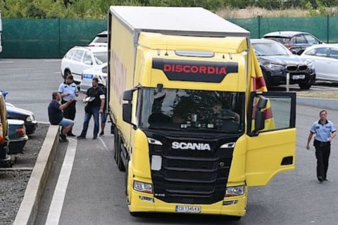 Migránsokat csempésző magyar kamionsofőrt fogtak Csehországban