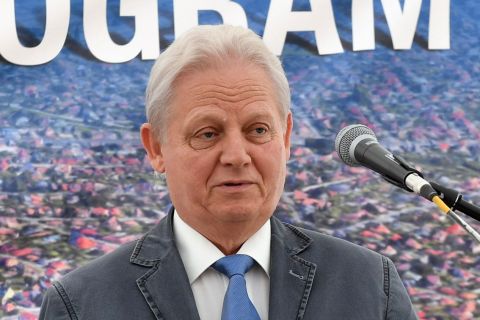 Tarlós István főpolgármester a budapesti útépítési program keretében elkészült első XVIII. kerületi út átadásán a Kappel Emília utcánál felállított sátorban 2019. július 8-án.