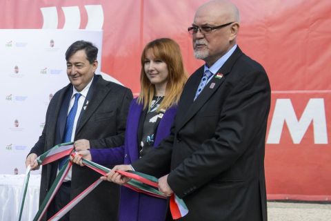 Mészáros Lőrinc, Mészáros Beatrix és Finta Ferenc, a Wamsler SE vezérigazgatója 2018. márciusában.