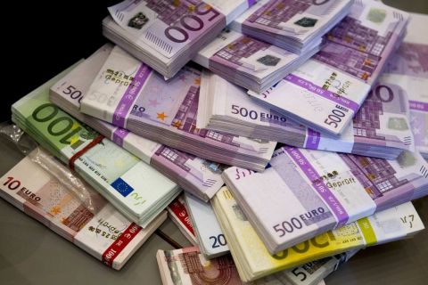 Az EP jóváhagyta az euró horvátországi bevezetését