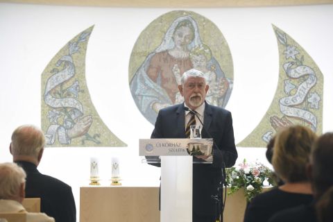 Kásler Miklós, az emberi erőforrások minisztere beszédet mond a Budapesti Szent Ferenc Kórház új kápolnájának és rendelőinek felszentelésén és átadásán a II. kerületi Széher úton 2019. szeptember 10-én.