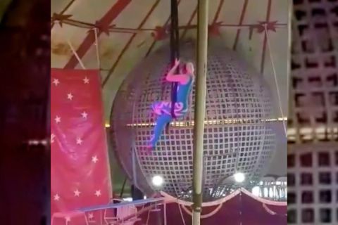 Előadás közben lezuhant egy magyar cirkusz artistája Erdélyben