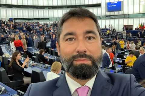 Deutsch és Hidvéghi megfejtették: a baloldali EP-képviselők nem akarják, hogy a magyar emberekhez uniós források jussanak