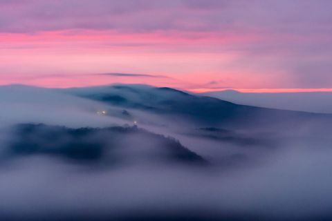 Talaj menti köd látszik Salgótarján közeléből fotózva 2019. december 14-én hajnalban.