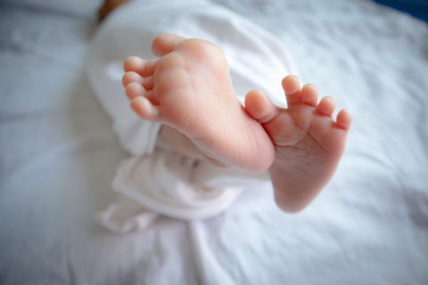 Újszülött csecsemőt találtak a hatvani kórház inkubátorában, nézd, milyen szép nevet kapott!