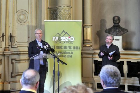 Soltész Miklós, a Miniszterelnökség egyházügyekért felelős államtitkára beszél a Misszió Tours Utazási Iroda és a MÁV-START Zrt. sajtótájékoztatóján a Nyugati pályaudvar Királyi várótermében 2020. január 23-án.