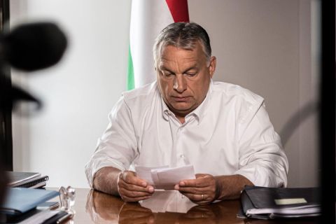 Orbán Viktor bejelent.
