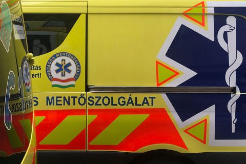 Nagy balesetek az M5-ösön, több autó egymásba ment, egy bolgár teherautó sofőr meghalt