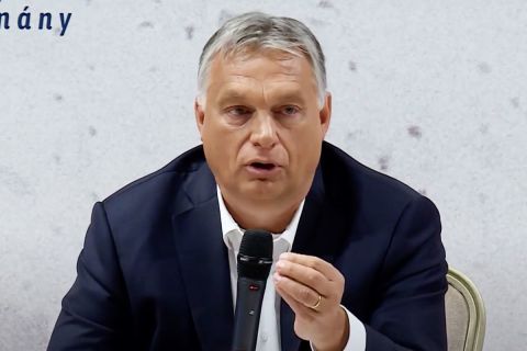 Orbán Viktor: „haptákban nem lehet futballozni”