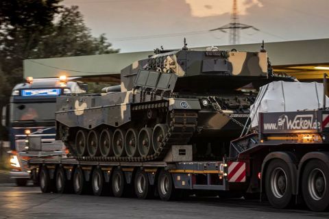 Újabb tankok érkeznek Magyarországra kedden