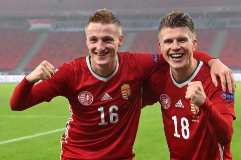 Varga Kevin (b) és Sigér Dávid (j), a két gólszerző a labdarúgó Nemzetek Ligája B divíziójában játszott Magyarország - Törökország mérkőzés végén a Puskás Arénában 2020. november 18-án. A magyar válogatott 2-0-ra győzött.