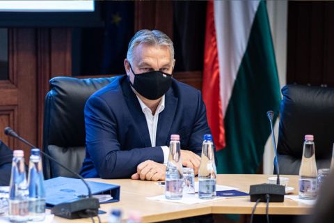 Orbán elmondta, mennyi szabad kórházi ágy van a COVID-osoknak