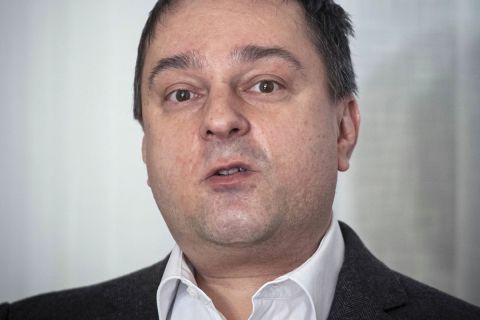 Kiszelly Zoltán politológus, a C12 szakértői csoport tagja a CÖF-CÖKA budapesti sajtótájékoztatóján 2021. január 25-én.