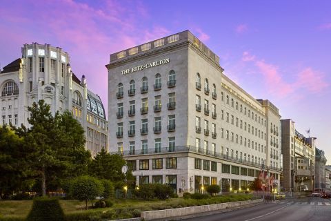 A The Ritz-Carlton a budapesti Erzsébet téren.