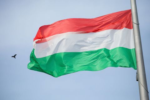 Magyarország lobogója a Kossuth Lajos téren az 1848-49-es forradalom és szabadságharc kitörésének 173. évfordulóján 2021. március 15-én.
