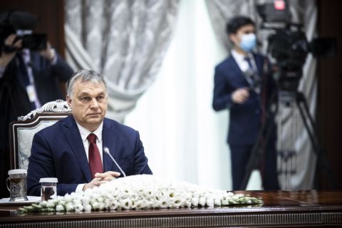 Orbán Viktor magyar kormányfő a Savkat Mirzijojev üzbég államfővel folytatott tárgyaláson Taskentben 2021. március 30-án.