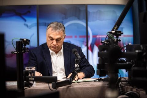 Orbán VIktor a Kossuth rádió Jó reggelt, Magyarország! című propagandaműsorában 2021. március 26-án.