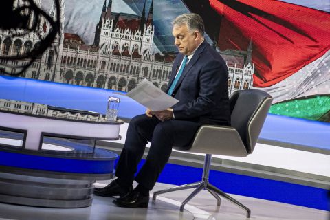 Orbán Viktor exkluzív interjút ad az M1 propagandacsatornájának 2021. március 31-én.