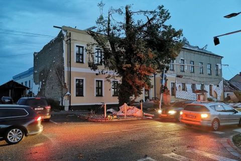 Tornádó pusztított Csehországban, többen meghaltak, rengeteg a sérült
