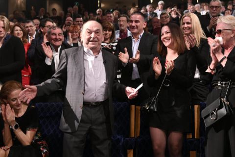 Bodrogi Gyula Kossuth- és Jászai Mari-díjas színész, rendező, érdemes és kiváló művész, a nemzet színésze a 85. születésnapja alkalmából a Nemzeti Színházban rendezett ünnepségen 2019. április 15-én.