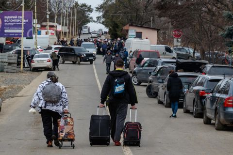 Menekülők Ukrajnában, Kárpátalján 2022. február 26-án.